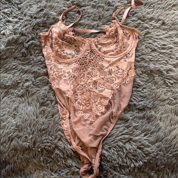 Lace body suit - Picture 1 of 2